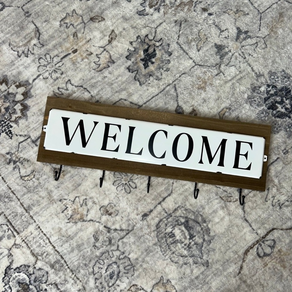 Welcome Sign Wall Decor Key Hook Hanger